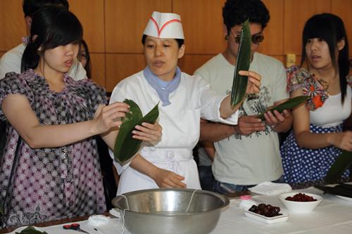 Making Zongzi